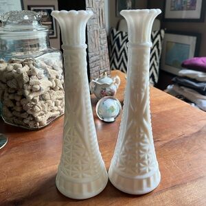 (2) Vtg 1960s Anchor Hocking White Milk Glass Bud Vase 9” Stars and Bars Pair